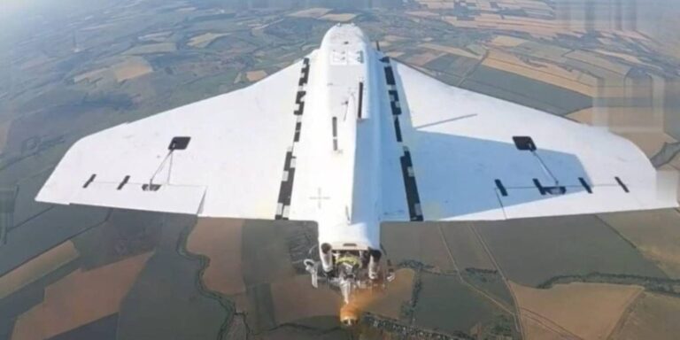Dron Gerbera lecący nad Ukrainą | Źródło: Serhii Sternenko